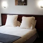 호텔 Logis & Restaurant Au Lion D'or 2*