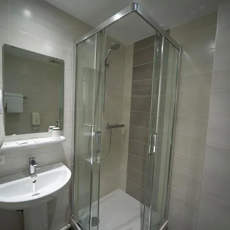 Hotel Logis & Restaurant Au Lion D'or 2*