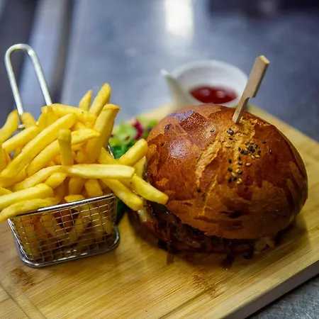 酒店 Logis & Restaurant Au Lion D'or 伯恩霍普勒豪特