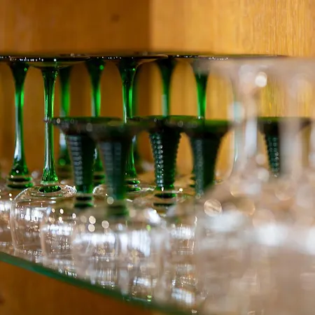 Logis & Restaurant Au Lion D'or 酒店 2*