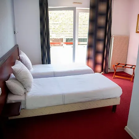 Logis & Restaurant Au Lion D'or 2* 伯恩霍普勒豪特