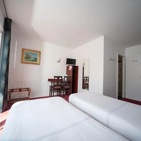 Ξενοδοχείο Logis & Restaurant Au Lion D'or 2*