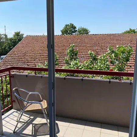 Ξενοδοχείο Logis & Restaurant Au Lion D'or 2*