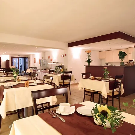 Logis & Restaurant Au Lion D'or Hotel Burnhaupt-le-Haut