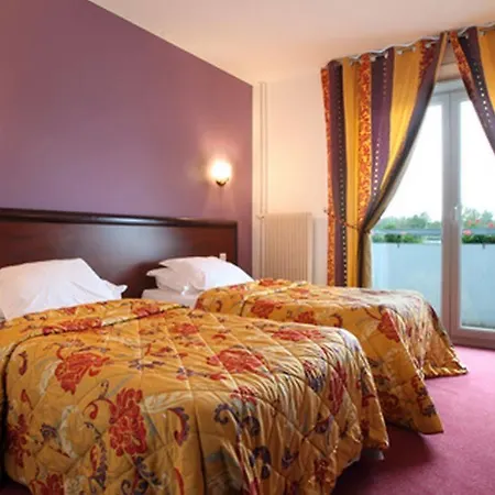 Hotel Logis & Restaurant Au Lion D'or 2*