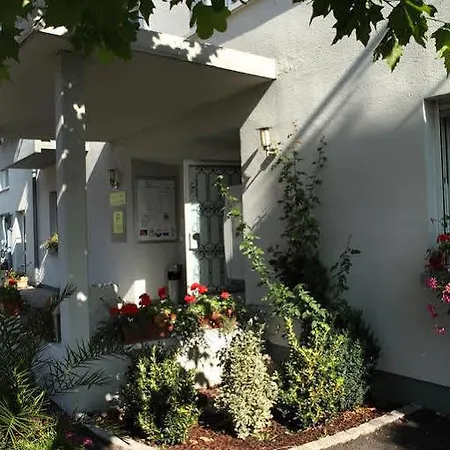 Logis & Restaurant Au Lion D'or Hotel