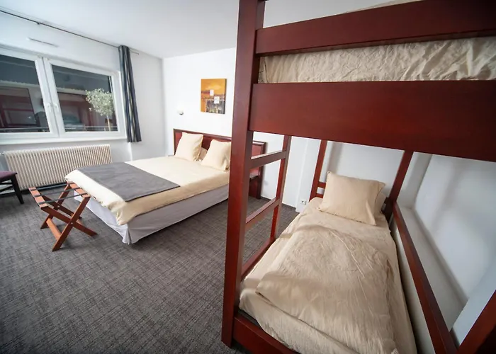 Logis & Restaurant Au Lion D'or Hotel