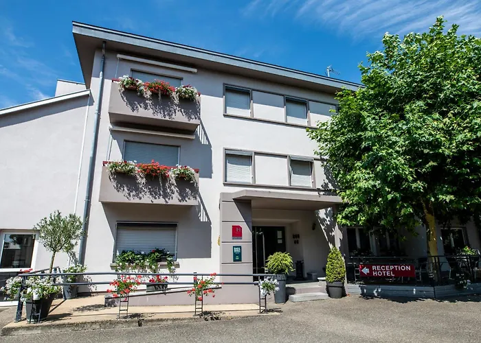 Logis & Restaurant Au Lion D'or 2*